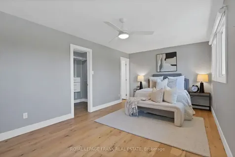 272 Plymouth Trail Newmarket ON L3Y 6G7