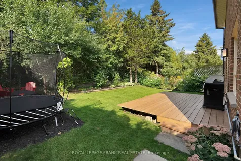 272 Plymouth Trail Newmarket ON L3Y 6G7