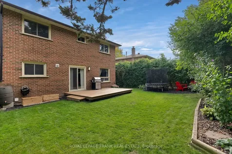272 Plymouth Trail Newmarket ON L3Y 6G7