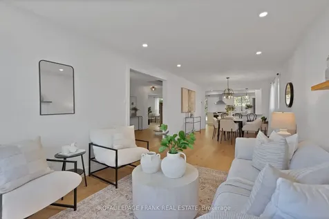 272 Plymouth Trail Newmarket ON L3Y 6G7