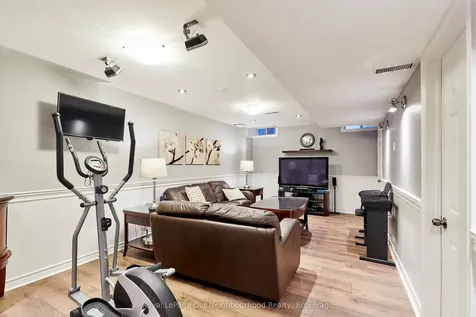 43 Isabella Garden Lane Whitchurch-stouffville ON L4A 0L4