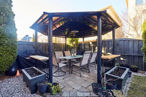 43 Isabella Garden Lane Whitchurch-stouffville ON L4A 0L4