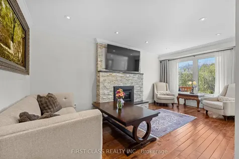 24 Brookland Avenue Aurora ON L4G 3Y4