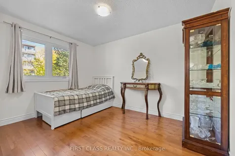 24 Brookland Avenue Aurora ON L4G 3Y4