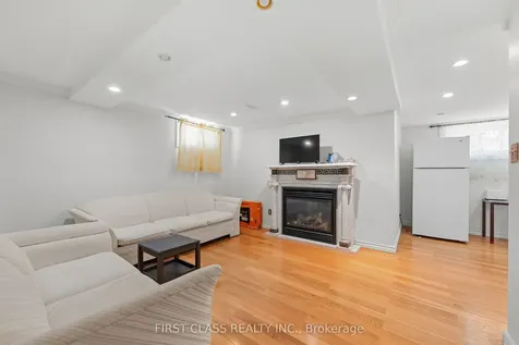 24 Brookland Avenue Aurora ON L4G 3Y4