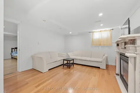 24 Brookland Avenue Aurora ON L4G 3Y4