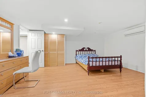24 Brookland Avenue Aurora ON L4G 3Y4