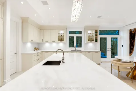 20 Hammok Crescent Markham ON L3T 2W9
