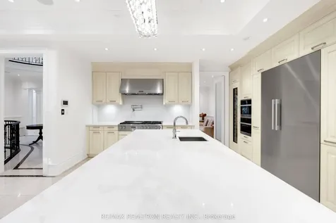 20 Hammok Crescent Markham ON L3T 2W9