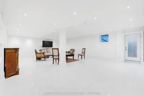 20 Hammok Crescent Markham ON L3T 2W9