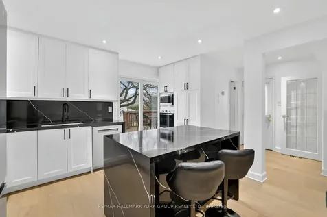 459 Sandford Street Newmarket ON L3Y 4S8