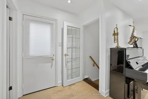459 Sandford Street Newmarket ON L3Y 4S8