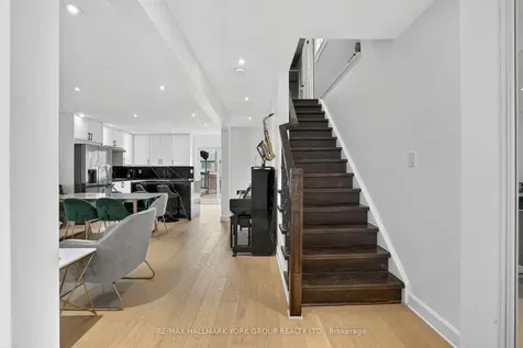 459 Sandford Street Newmarket ON L3Y 4S8