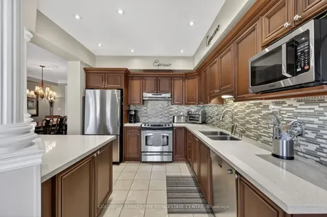 428 Terry Carter Crescent Newmarket ON L3Y 9G1