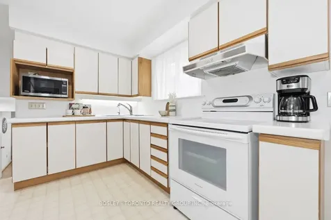17 Glamis Place Markham ON L3T 3G7