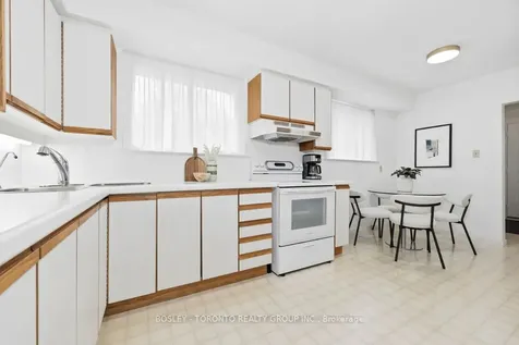17 Glamis Place Markham ON L3T 3G7