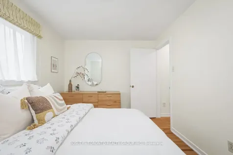 17 Glamis Place Markham ON L3T 3G7