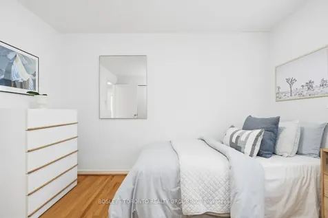 17 Glamis Place Markham ON L3T 3G7