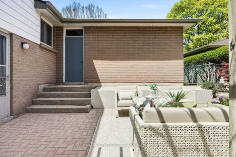 17 Glamis Place Markham ON L3T 3G7