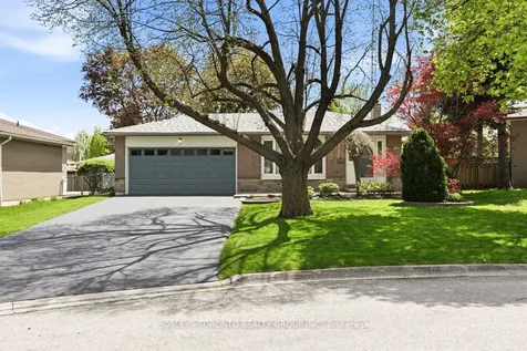 17 Glamis Place Markham ON L3T 3G7
