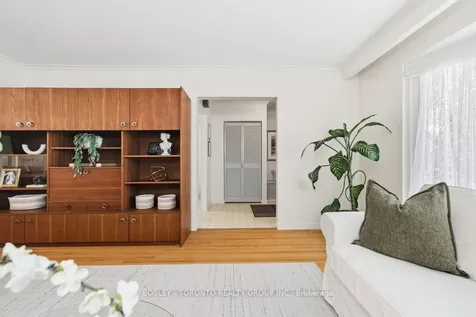 17 Glamis Place Markham ON L3T 3G7