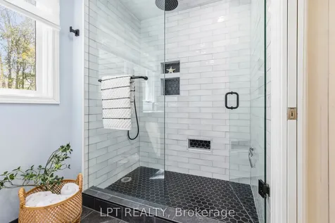 125 Sibbald Crescent Georgina ON L0E 1R0