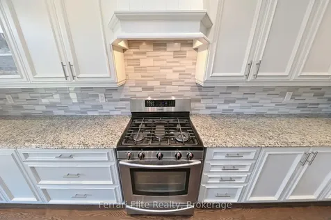 32 Copeland Crescent Innisfil ON L0L 1L0