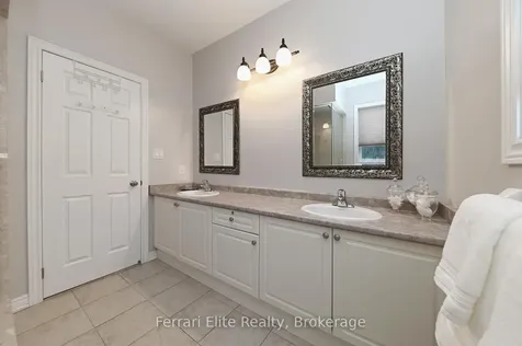 32 Copeland Crescent Innisfil ON L0L 1L0
