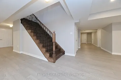 32 Copeland Crescent Innisfil ON L0L 1L0