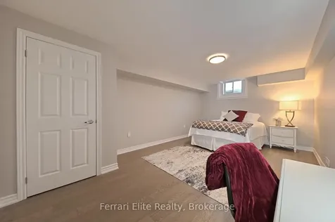 32 Copeland Crescent Innisfil ON L0L 1L0