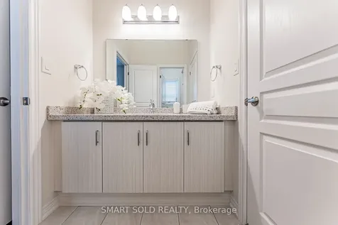 22 Mayapple Lane N Richmond Hill ON L4E 1B8