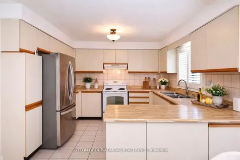 45 Royal Garden Boulevard Vaughan ON L4L 7C4