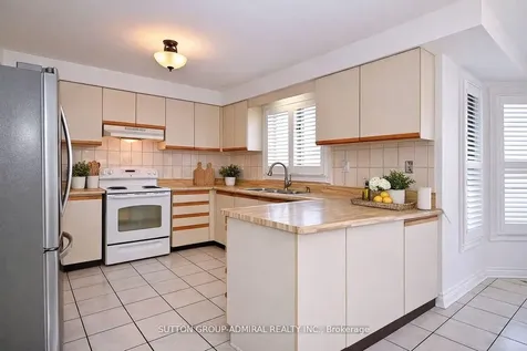 45 Royal Garden Boulevard Vaughan ON L4L 7C4