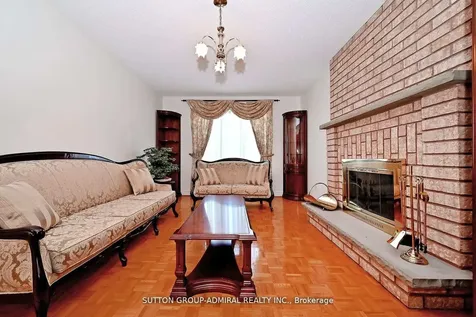 45 Royal Garden Boulevard Vaughan ON L4L 7C4