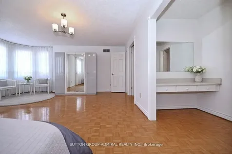 45 Royal Garden Boulevard Vaughan ON L4L 7C4