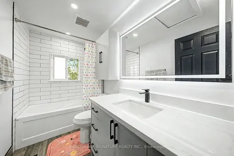 360 Ontario Street Newmarket ON L3Y 2K3