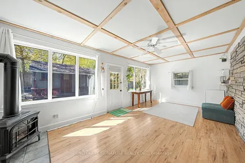 360 Ontario Street Newmarket ON L3Y 2K3