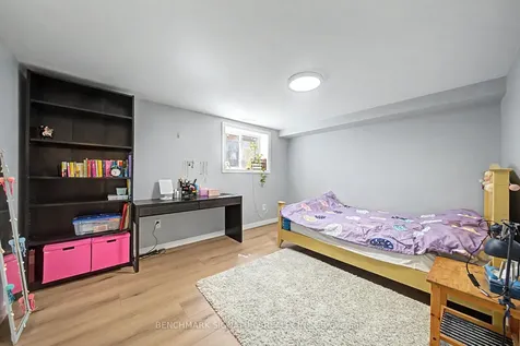 360 Ontario Street Newmarket ON L3Y 2K3