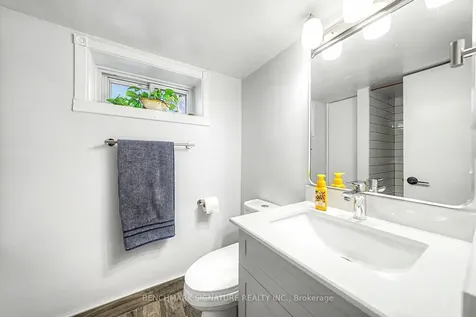 360 Ontario Street Newmarket ON L3Y 2K3