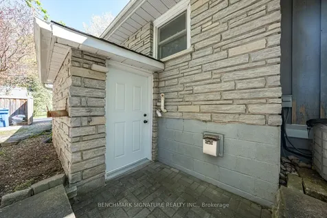 360 Ontario Street Newmarket ON L3Y 2K3
