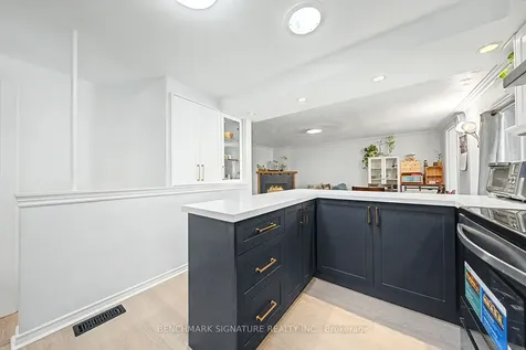 360 Ontario Street Newmarket ON L3Y 2K3