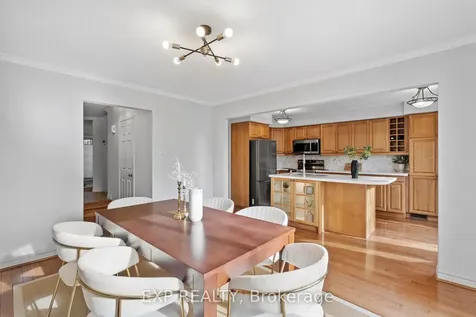 24 Juniper Crescent Markham ON L3R 3Z7