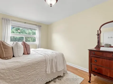 22 Friar Tuck Road Markham ON L3P 1L9