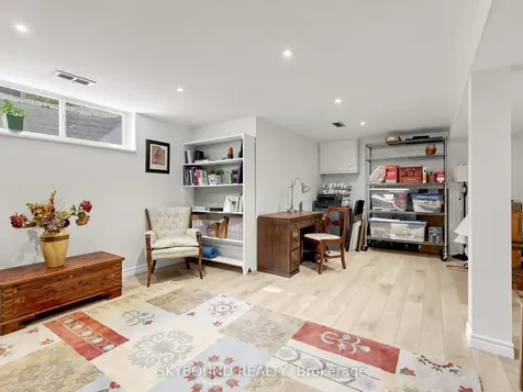 22 Friar Tuck Road Markham ON L3P 1L9