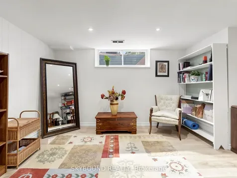 22 Friar Tuck Road Markham ON L3P 1L9