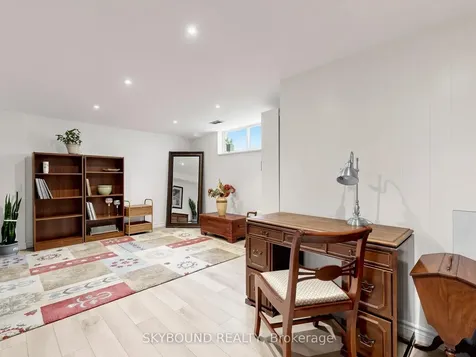 22 Friar Tuck Road Markham ON L3P 1L9