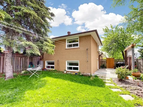 22 Friar Tuck Road Markham ON L3P 1L9