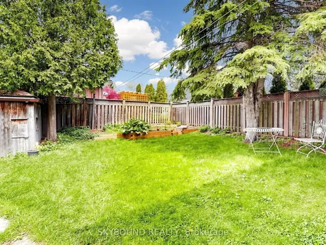 22 Friar Tuck Road Markham ON L3P 1L9