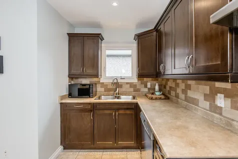 38 Dale Drive New Tecumseth ON L0G 1A0