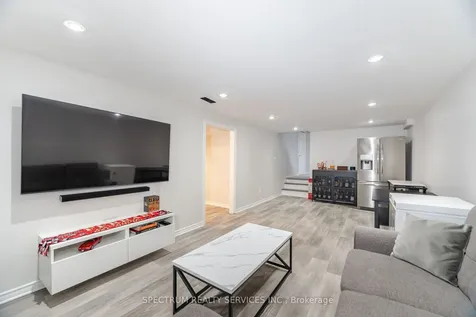 52 French Crescent East Gwillimbury ON L9N 1J9